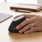 Comparação entre o mouse vertical Logitech Lift e o Logitech MX Vertical lado a lado