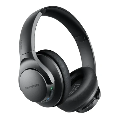 Fone de ouvido Anker Soundcore Life Q20 usado em reunião de home office