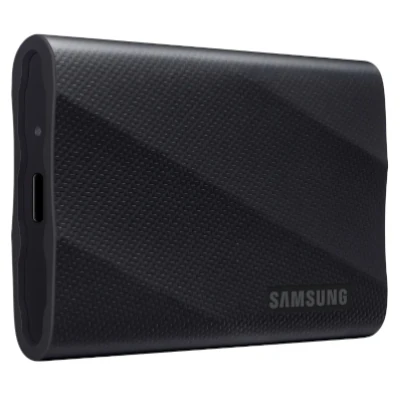 SSD externo portátil Samsung T9 conectado a notebook via USB-C